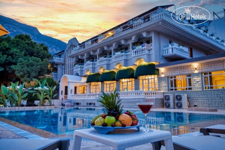 Rose Garden Premium Hotel